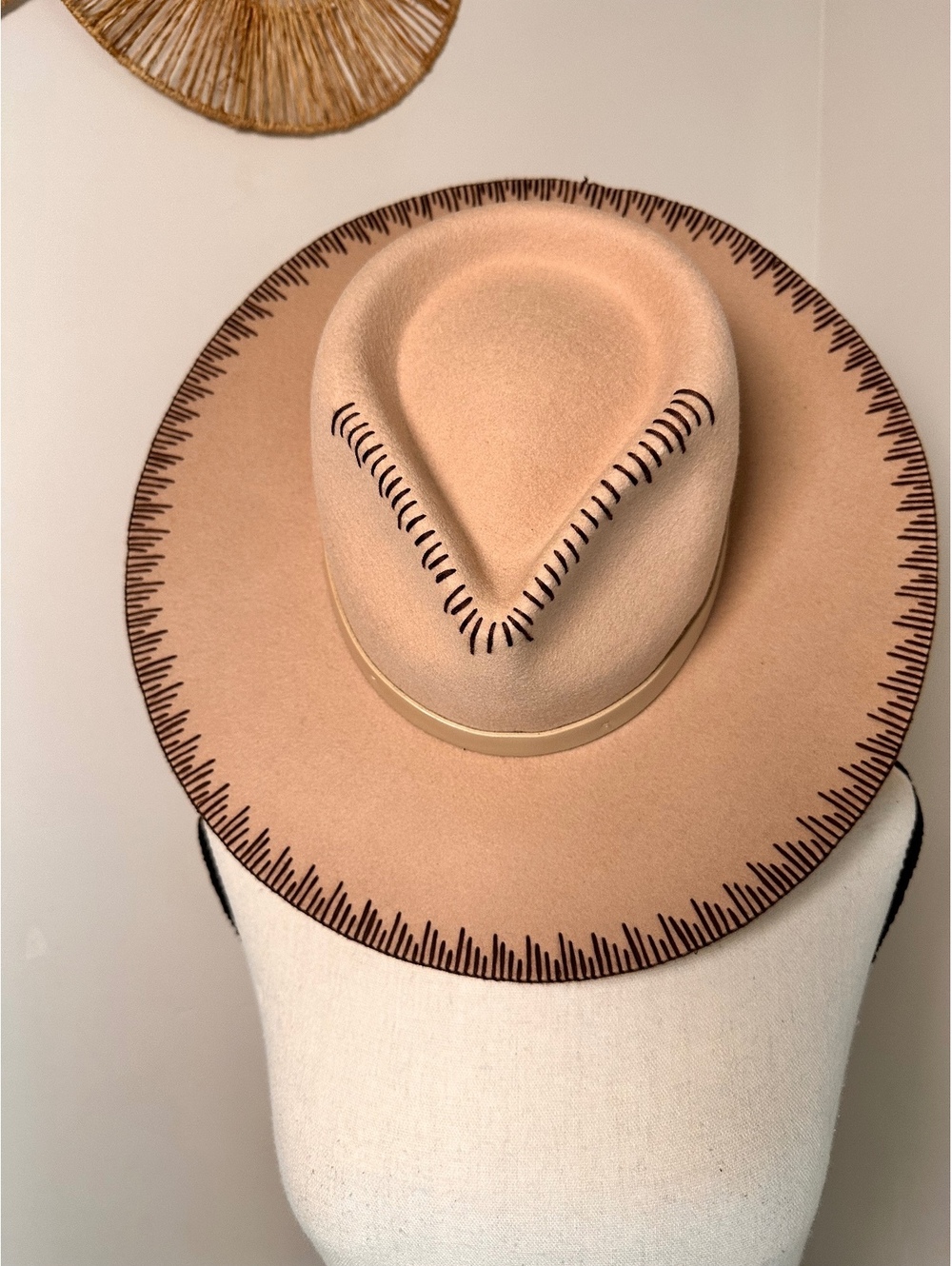 Shyanne women’s Wool Felt Rancher Hat in ivory/tan